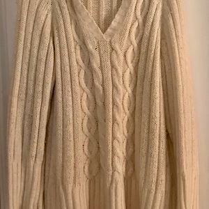 Women’s cable knit pullover sweater